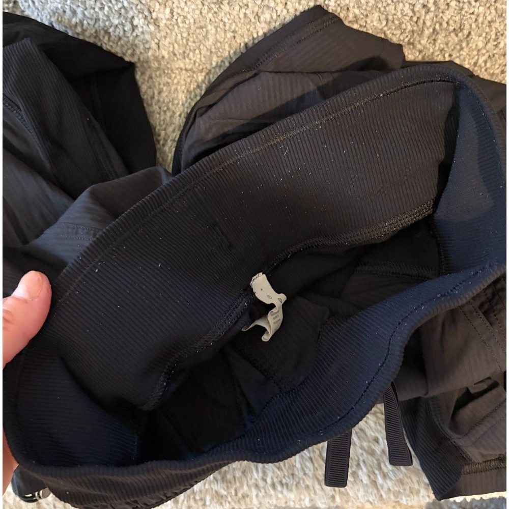 Lululemon Beyond the Studio Crop Black Joggers High Rise SIZE 0 - Picture 8 of 9